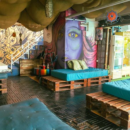 Oceanic Hostel Balneario Camboriu Exterior photo