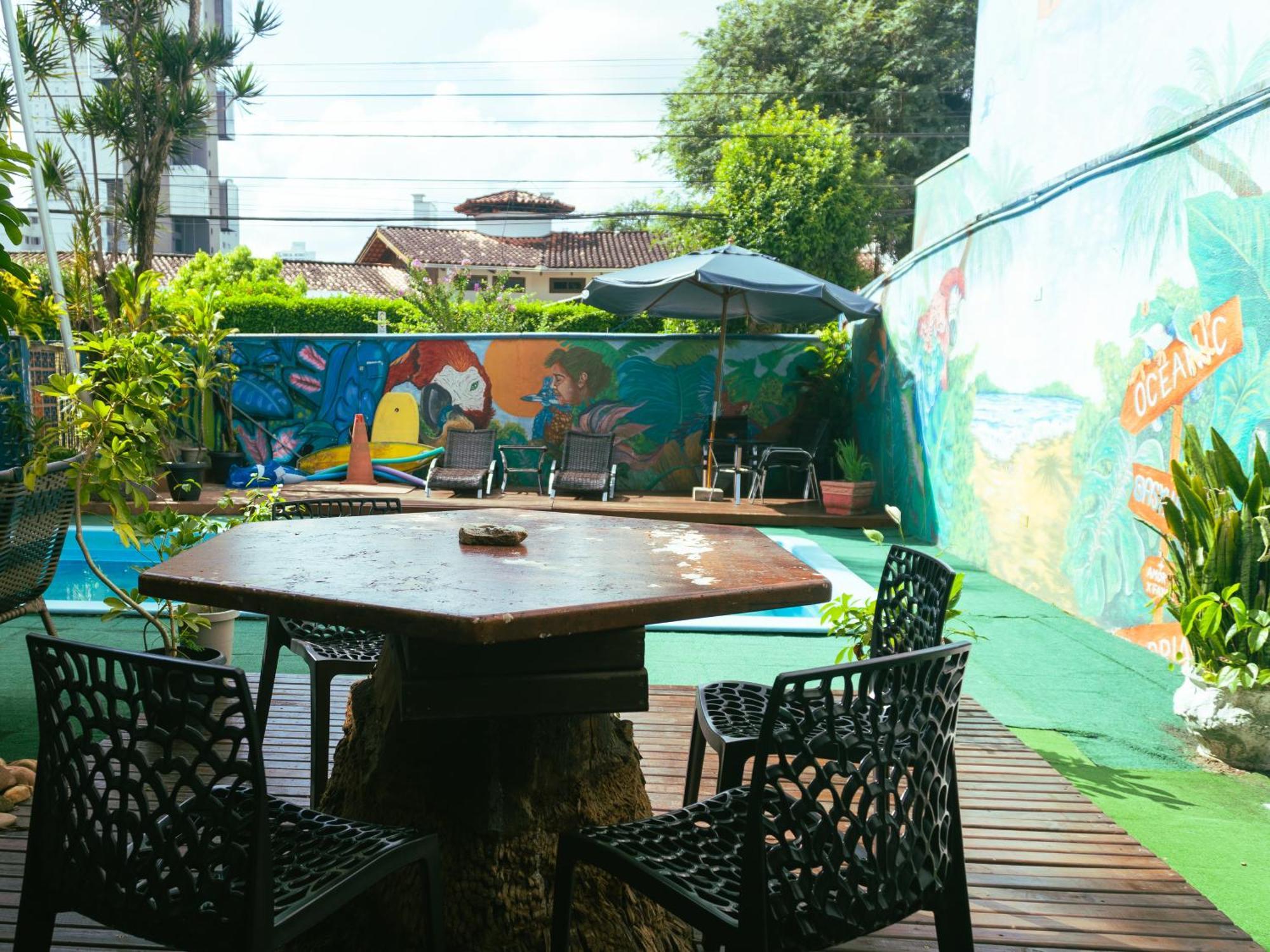 Oceanic Hostel Balneario Camboriu Exterior photo