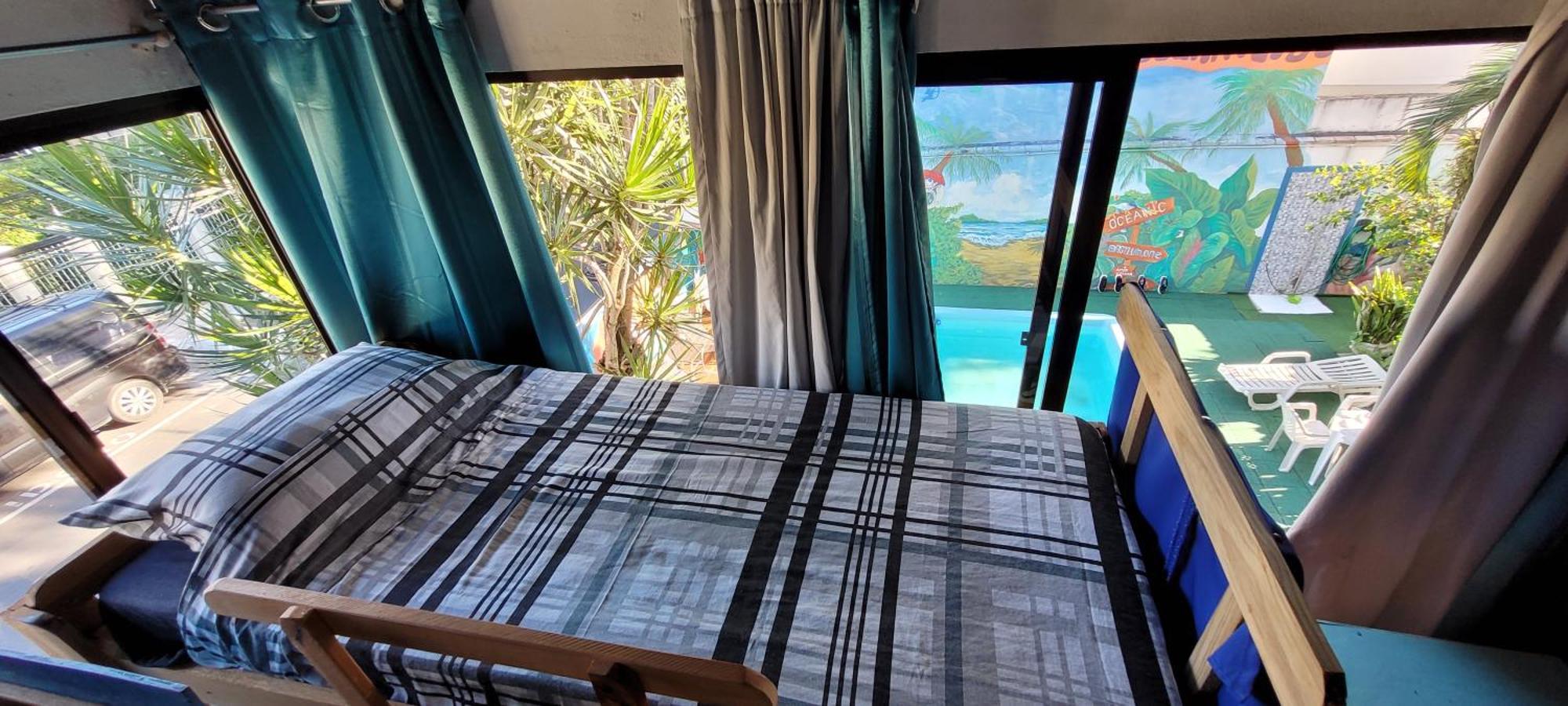 Oceanic Hostel Balneario Camboriu Exterior photo